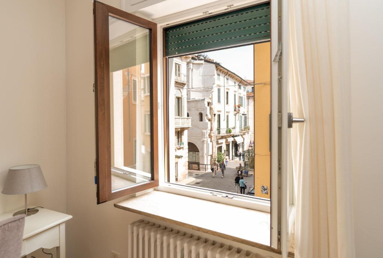 Domus Verona - Elegante Residenza Con Affaccio Su Porta Leoni Exteriör bild