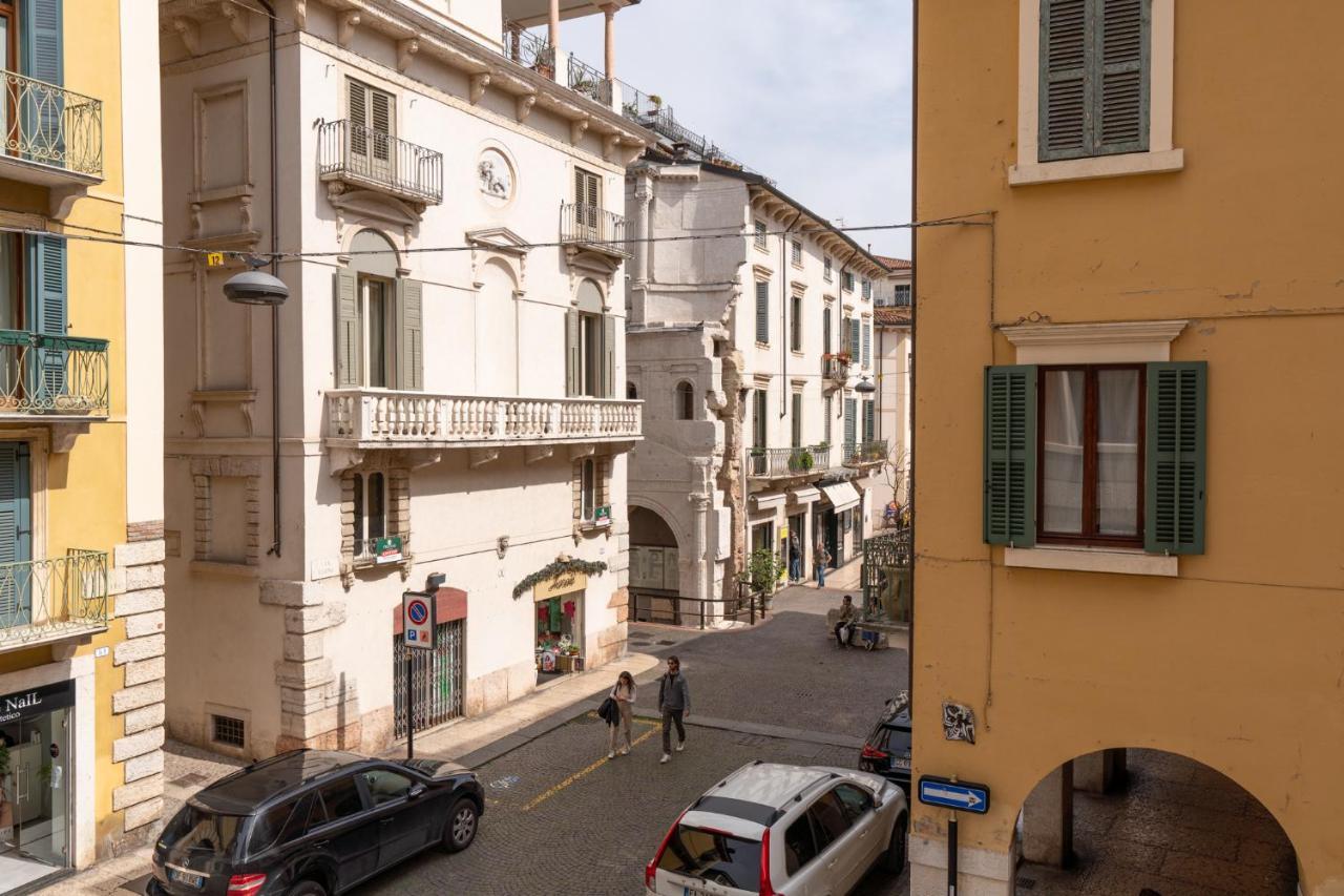 Domus Verona - Elegante Residenza Con Affaccio Su Porta Leoni Exteriör bild